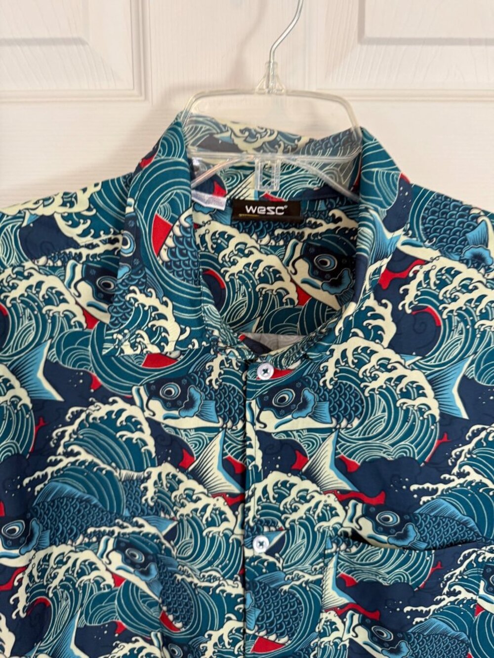 WESC Asian Koi Fish & Waves Short Sleeve Casual Button Down Men's Shirt XL - Picture 2 of 5